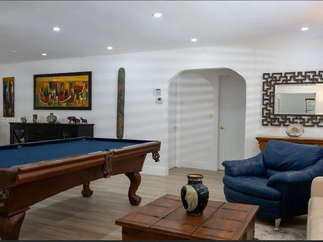 1025 Lincoln St, Hollywood FL 33019