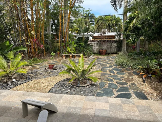 1025 Lincoln St, Hollywood FL 33019