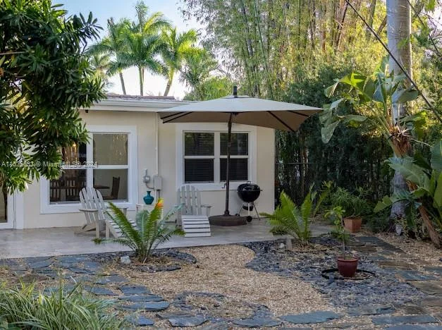 1025 Lincoln St, Hollywood FL 33019