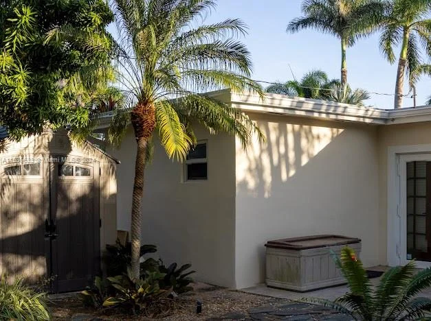 1025 Lincoln St, Hollywood FL 33019