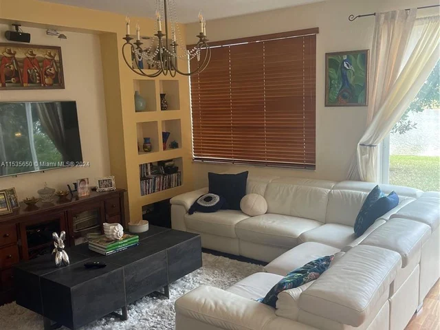 4114 Sabal Ridge Cir, Weston FL 33331