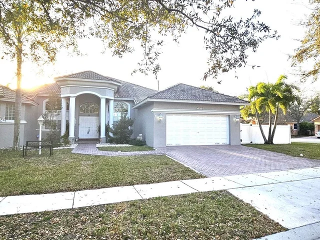2172 NW 139th Ter, Pembroke Pines FL 33028