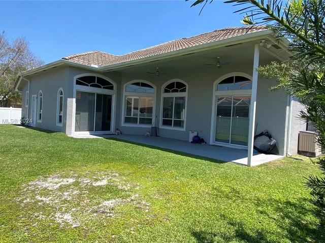 2172 NW 139th Ter, Pembroke Pines FL 33028