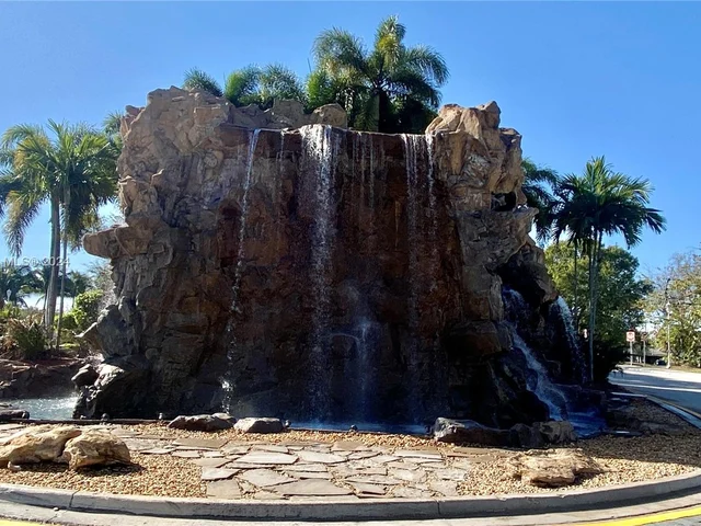 2172 NW 139th Ter, Pembroke Pines FL 33028