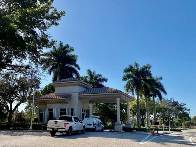 2172 NW 139th Ter, Pembroke Pines FL 33028