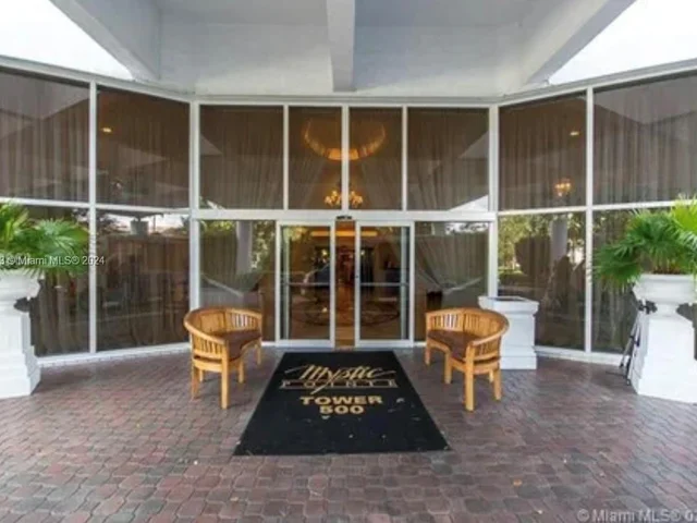 3530 Mystic Pointe Dr # 414, Aventura FL 33180