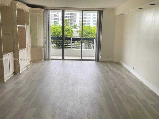 3530 Mystic Pointe Dr # 414, Aventura FL 33180