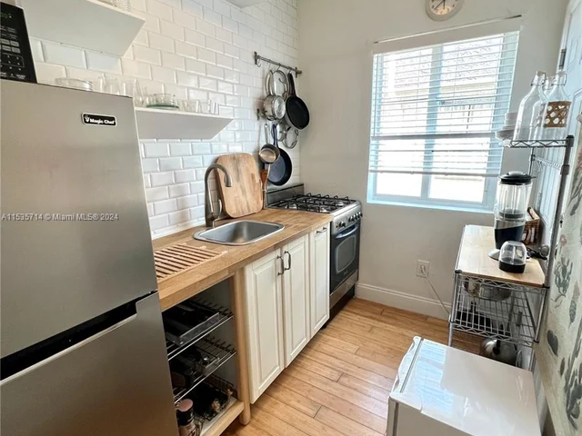 8415 Harding Ave # 14, Miami Beach FL 33141