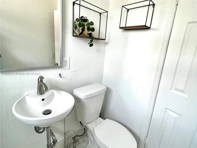 8415 Harding Ave # 14, Miami Beach FL 33141