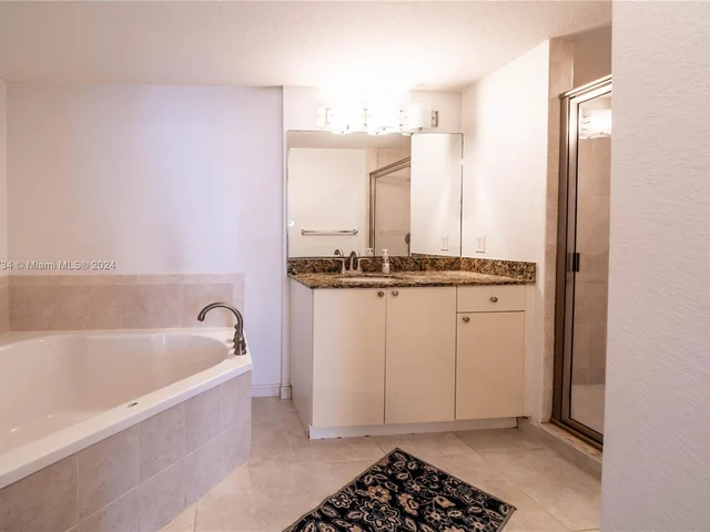 1830 Radius Dr # 905, Hollywood FL 33020