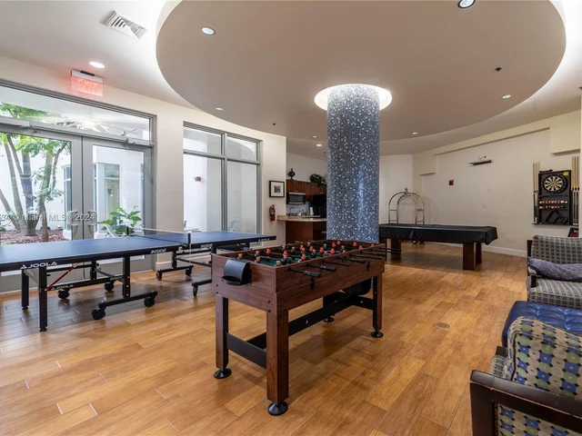 1830 Radius Dr # 905, Hollywood FL 33020