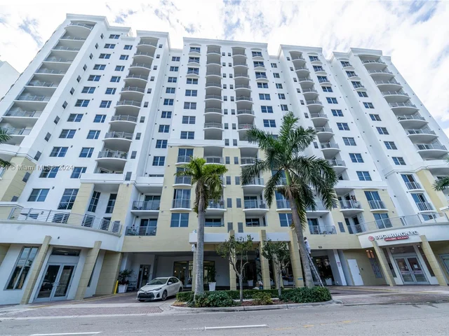 1830 Radius Dr # 905, Hollywood FL 33020