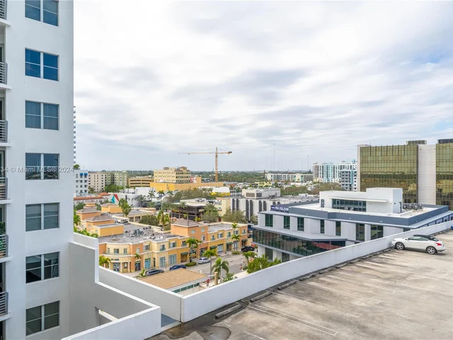 1830 Radius Dr # 905, Hollywood FL 33020