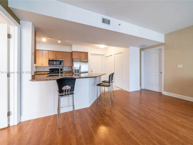 1830 Radius Dr # 905, Hollywood FL 33020