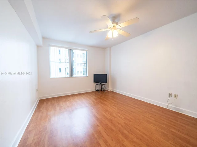 1830 Radius Dr # 905, Hollywood FL 33020