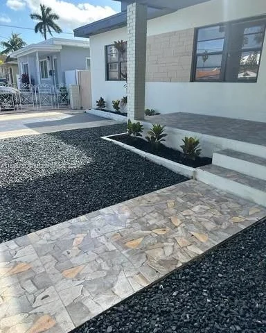 860 NW 18th Pl, Miami FL 33125