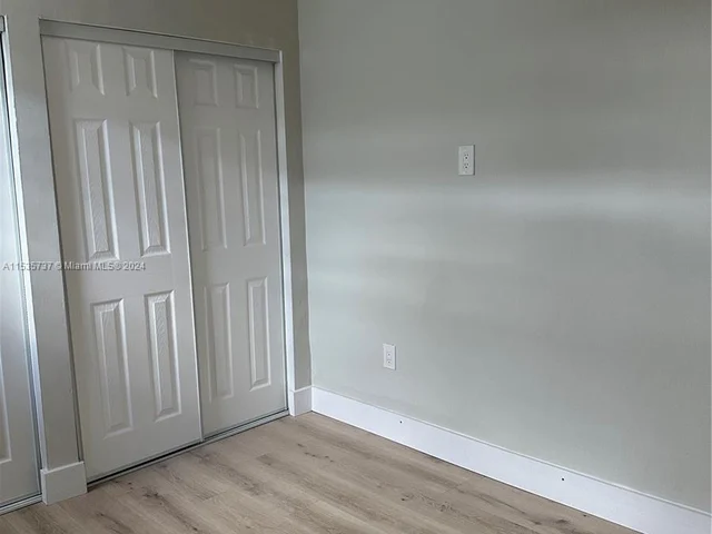 860 NW 18th Pl, Miami FL 33125