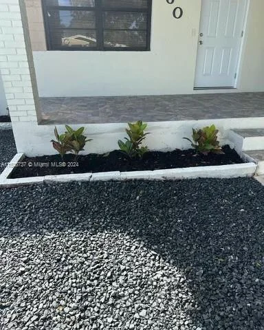 860 NW 18th Pl, Miami FL 33125