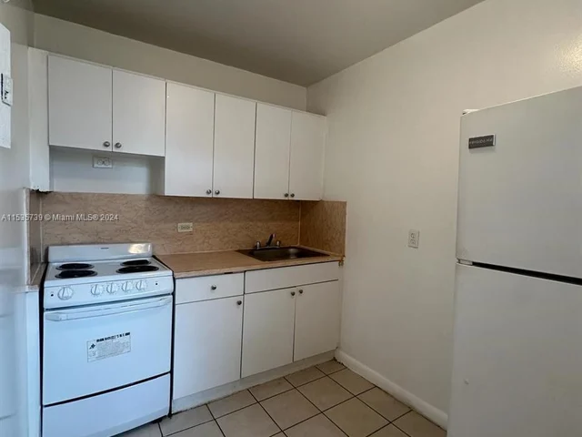 1951 NE 167th St # 1, North Miami Beach FL 33162