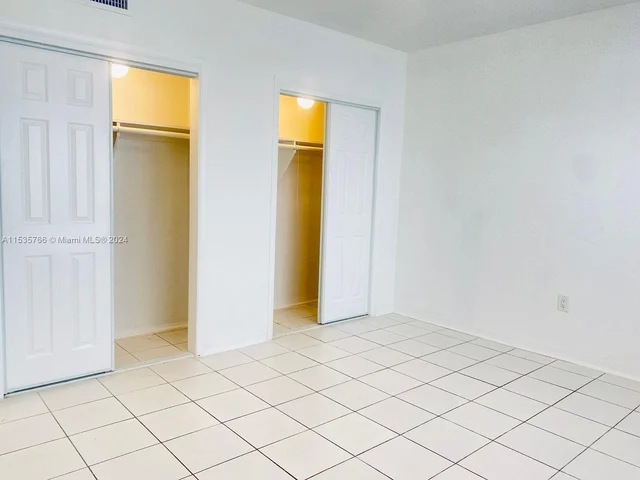 7291 Gary Ave # 8, Miami Beach FL 33141