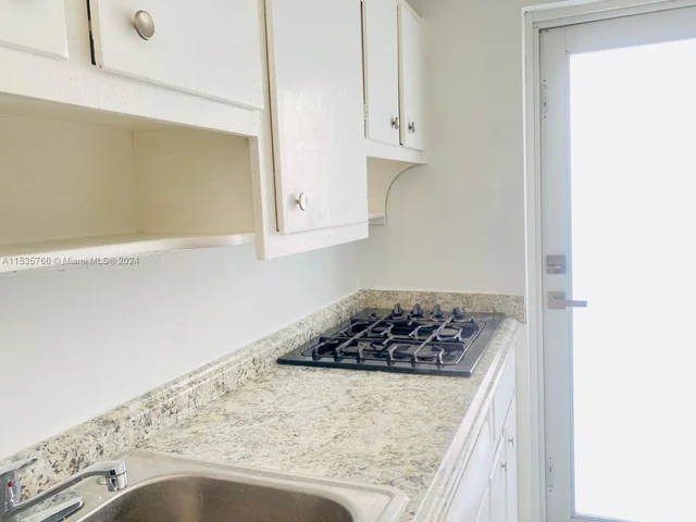 7291 Gary Ave # 8, Miami Beach FL 33141