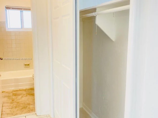 7291 Gary Ave # 8, Miami Beach FL 33141