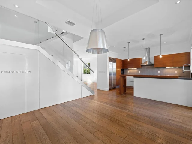 464 Fernwood Rd # B, Key Biscayne FL 33149