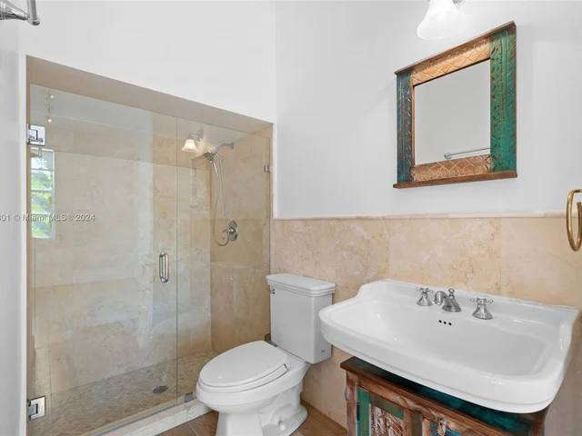 464 Fernwood Rd # B, Key Biscayne FL 33149