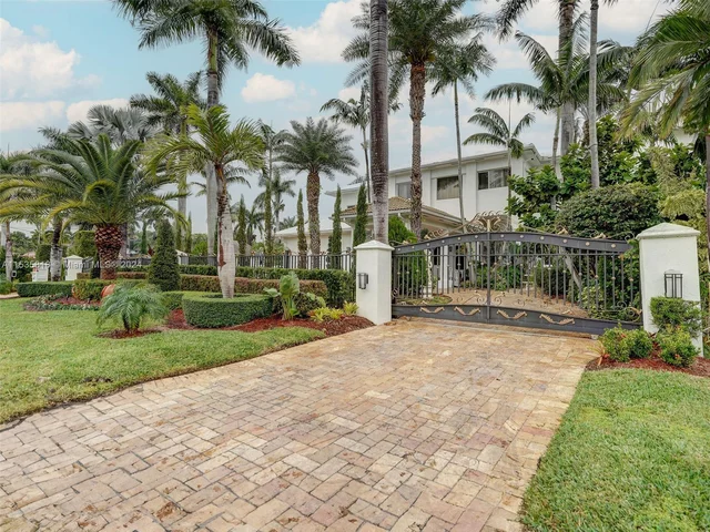 361 NE 116th St, Miami FL 33161