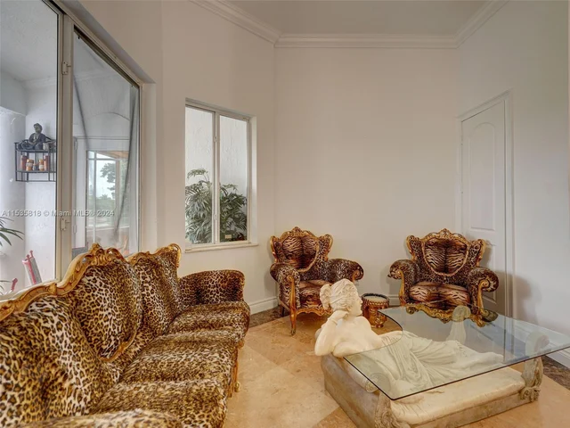 361 NE 116th St, Miami FL 33161