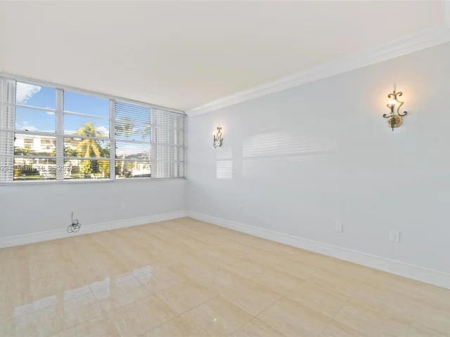 2841 NE 163rd St # 106, North Miami Beach FL 33160