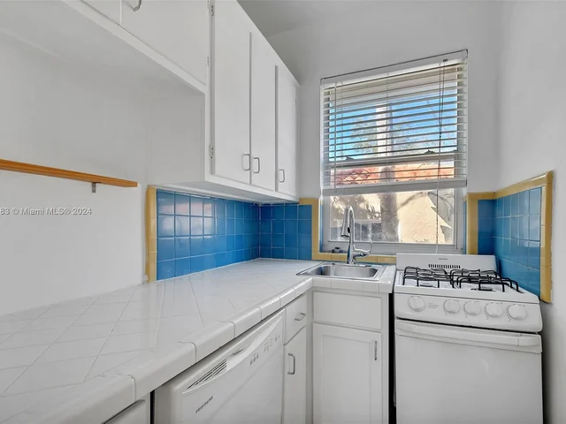 315 W 28th St # 7, Miami Beach FL 33140