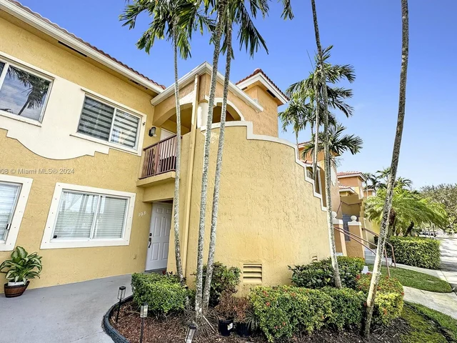 7910 NW 7th St # 203, Pembroke Pines FL 33024
