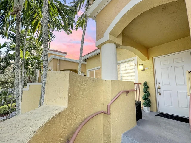 7910 NW 7th St # 203, Pembroke Pines FL 33024