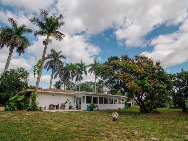 16025 SW 244th St, Homestead FL 33031