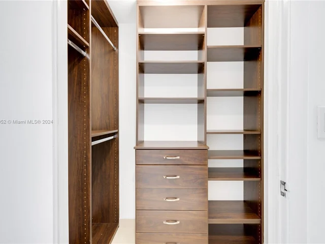 495 Brickell Ave # 603, Miami FL 33131