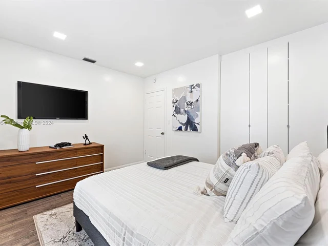 3308 Poinsettia Ave, West Palm Beach FL 33407