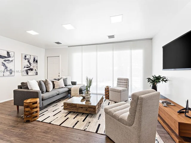 3308 Poinsettia Ave, West Palm Beach FL 33407