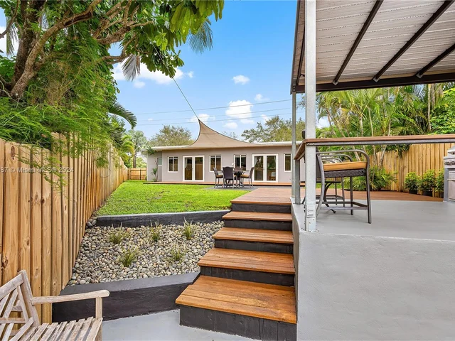 3674 Riverland Rd, Fort Lauderdale FL 33312