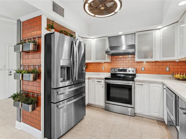 3674 Riverland Rd, Fort Lauderdale FL 33312