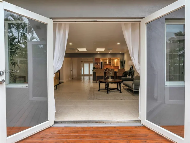 3674 Riverland Rd, Fort Lauderdale FL 33312