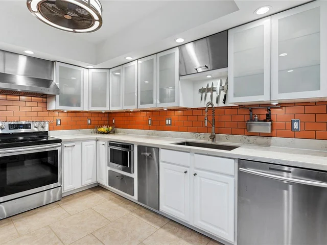 3674 Riverland Rd, Fort Lauderdale FL 33312