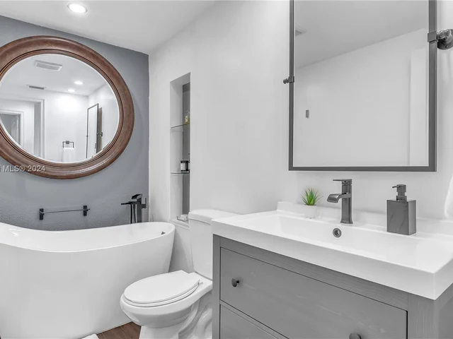 3674 Riverland Rd, Fort Lauderdale FL 33312