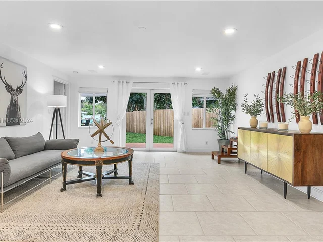 3674 Riverland Rd, Fort Lauderdale FL 33312