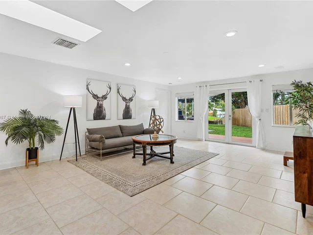 3674 Riverland Rd, Fort Lauderdale FL 33312