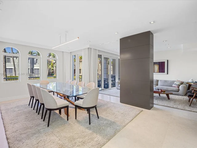 20760 NE 30th Pl, Aventura FL 33180