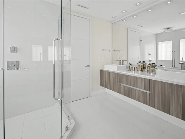 20760 NE 30th Pl, Aventura FL 33180