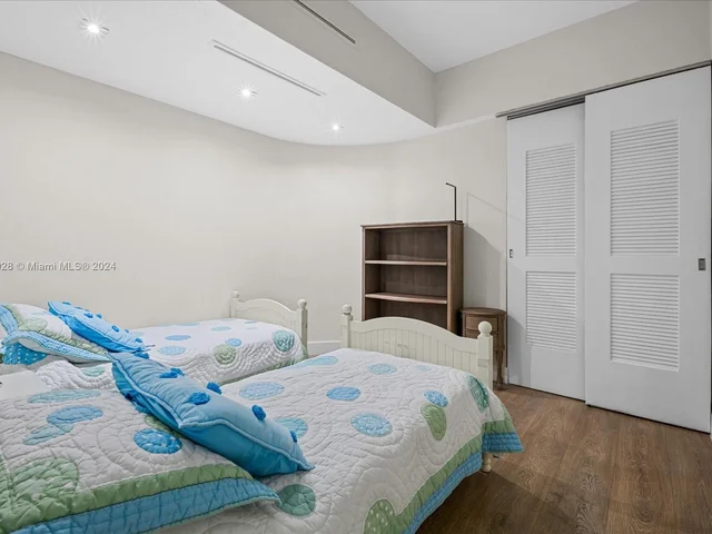 20760 NE 30th Pl, Aventura FL 33180