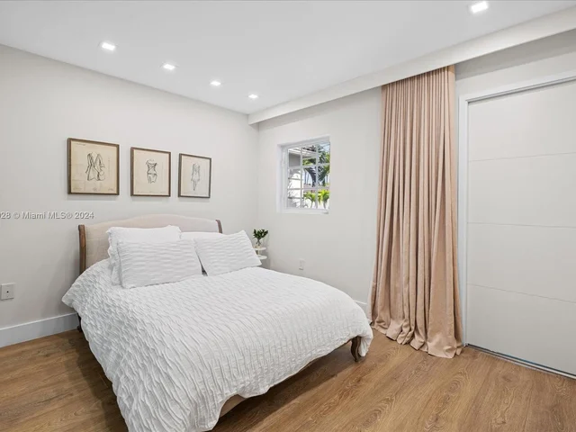 20760 NE 30th Pl, Aventura FL 33180