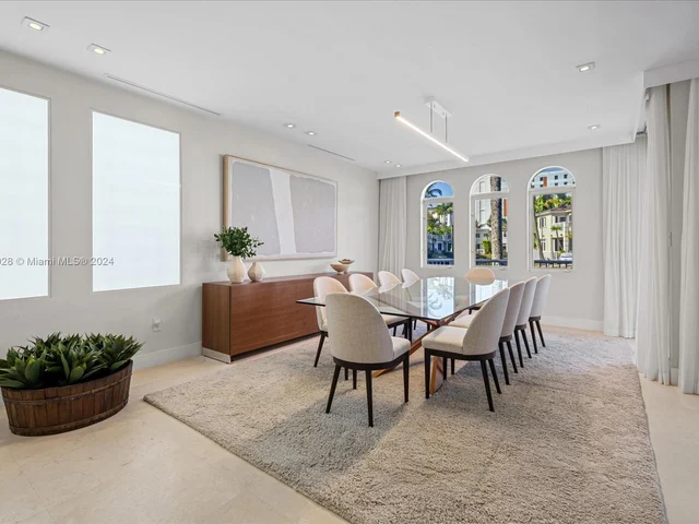 20760 NE 30th Pl, Aventura FL 33180